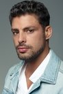 Cauã Reymond isLeandro Dantas